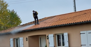 Nettoyage de toiture et application hydrofuge à Aussonne